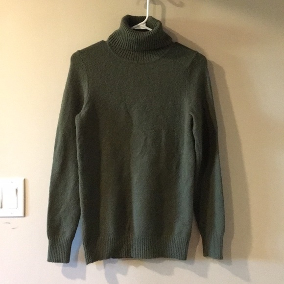 Turtle Neck Sweater - Picture 1 of 3